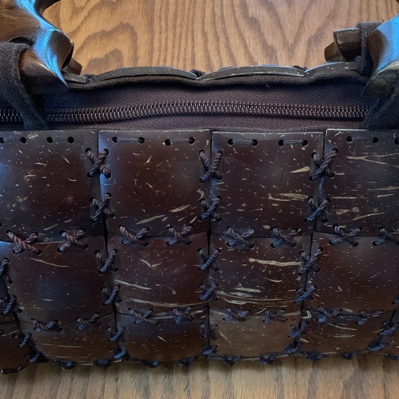 Coconut Laced Wooden Handles Handbag - Picture 5 of 11